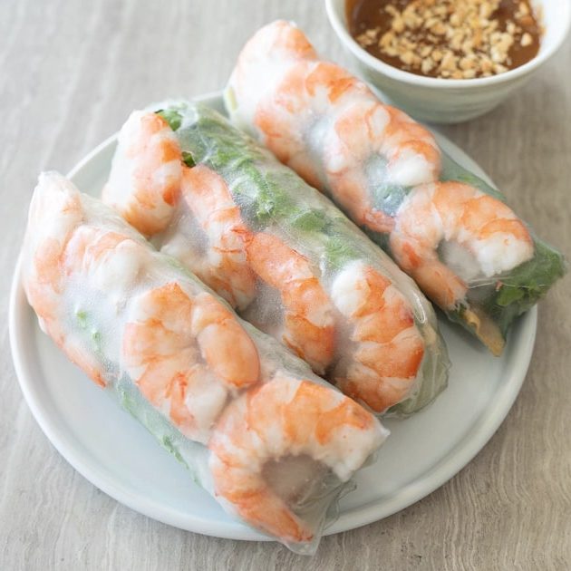 spring-roll-with-peanut-sauce